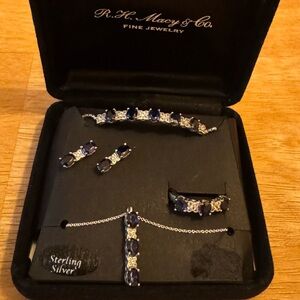 Sapphire and silver jewelry set
Necklace slide bracelet ring(7) earrings